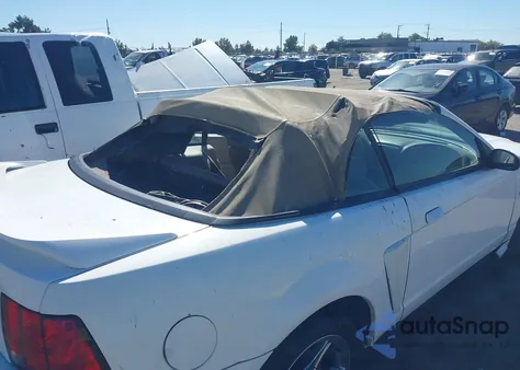 1999 Ford Mustang Gt z USA, uszkodzony, nr VIN 1FAFP45X8XF101495